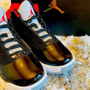 Boys Jordan Max Aura 2 (GS) SZ 6Y